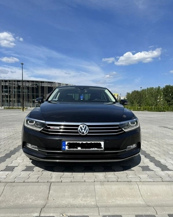 Volkswagen Passat cena 88900 przebieg: 147000, rok produkcji 2017 z Sosnowiec małe 497